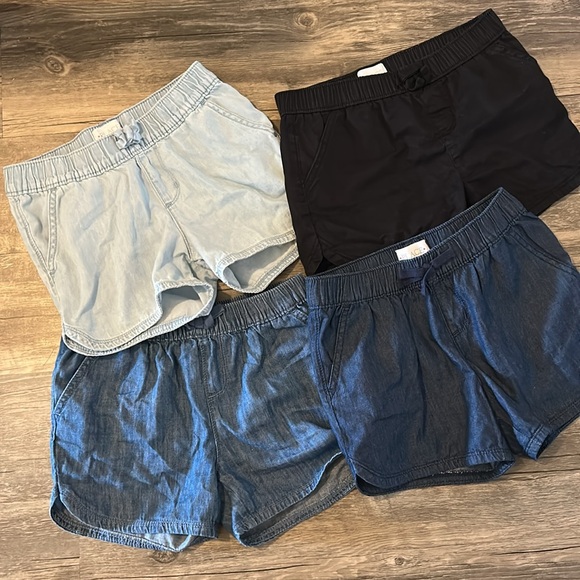 Children's place size 8 girls pull of denim shorts bundle - Picture 2 of 3